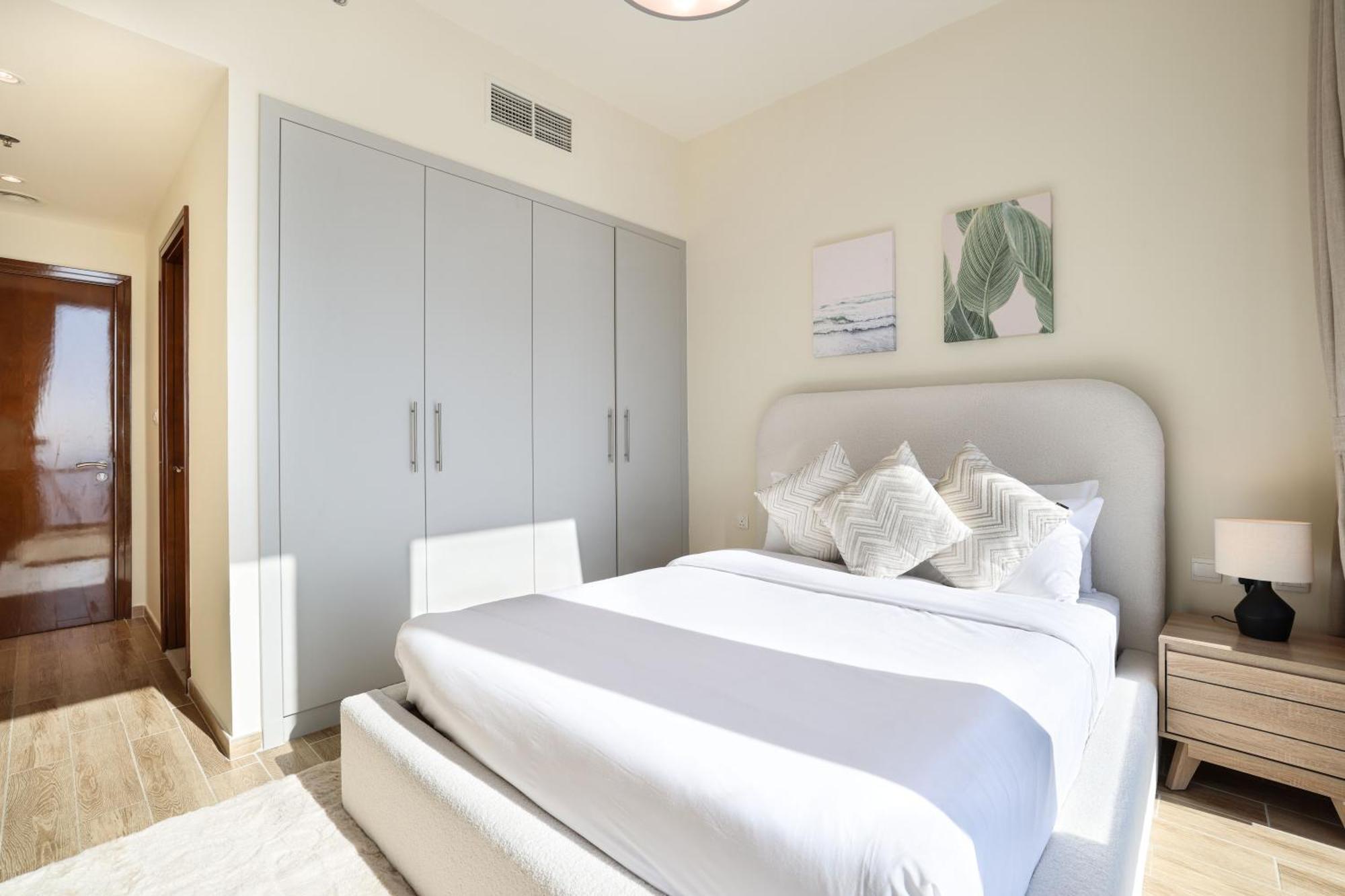Visionary Vista: 2br Al Habtoor * Dubai